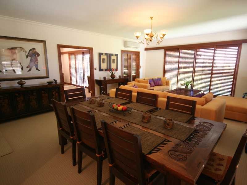 77 Crest Drive, Currumbin QLD 4223