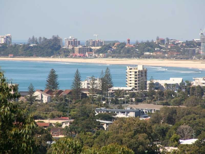 77 Crest Drive, Currumbin QLD 4223
