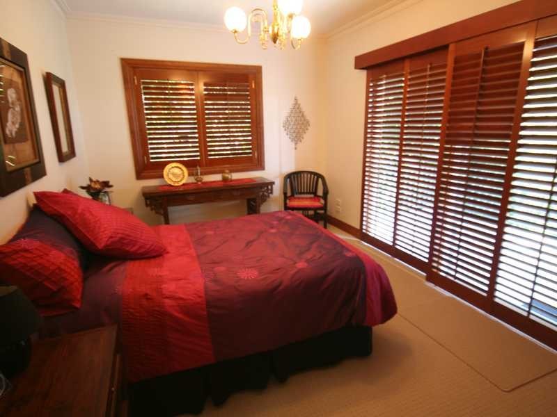 77 Crest Drive, Currumbin QLD 4223
