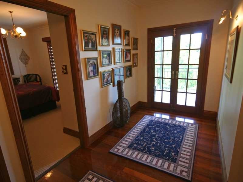 77 Crest Drive, Currumbin QLD 4223