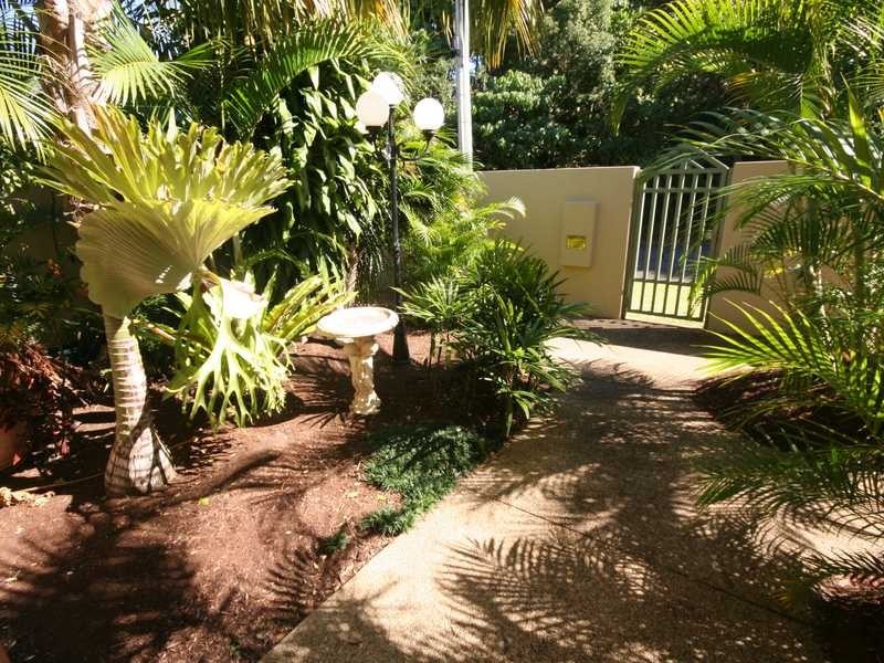 77 Crest Drive, Currumbin QLD 4223