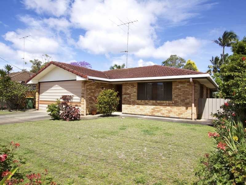 29 Mallawa Drive, Palm Beach QLD 4221