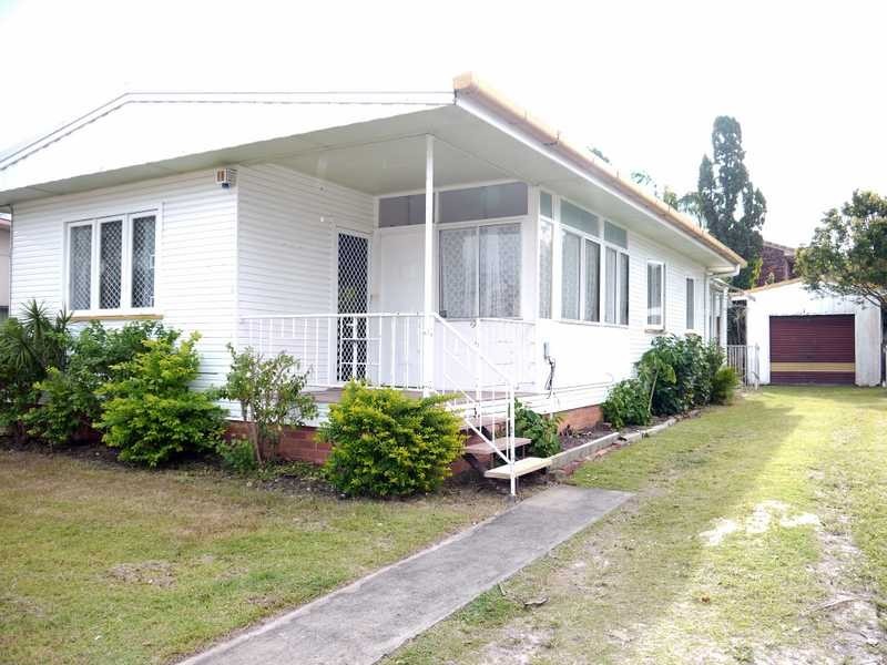 23 Hawaii Avenue, Palm Beach QLD 4221