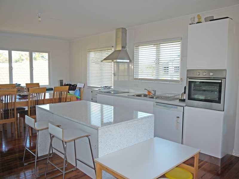 16 Hawaii Avenue, Palm Beach QLD 4221