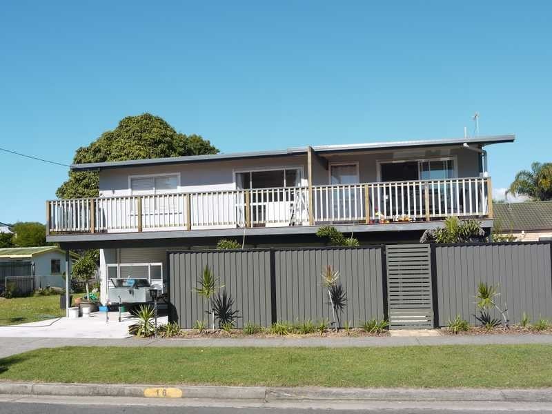 16 Hawaii Avenue, Palm Beach QLD 4221