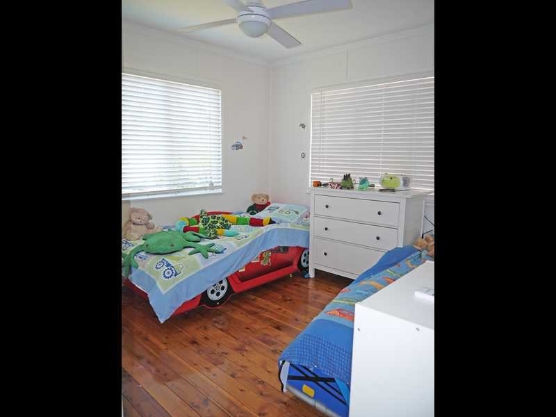 16 Hawaii Avenue, Palm Beach QLD 4221