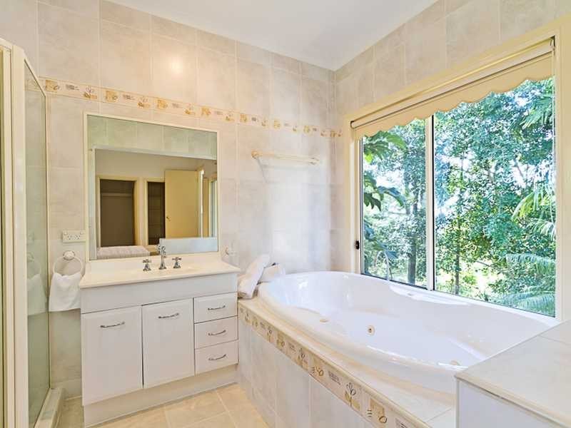 112 Simpsons Road, Currumbin Waters QLD 4223