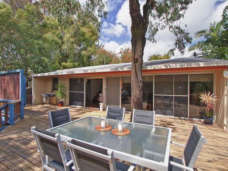 8 Currant Street, Elanora QLD 4221