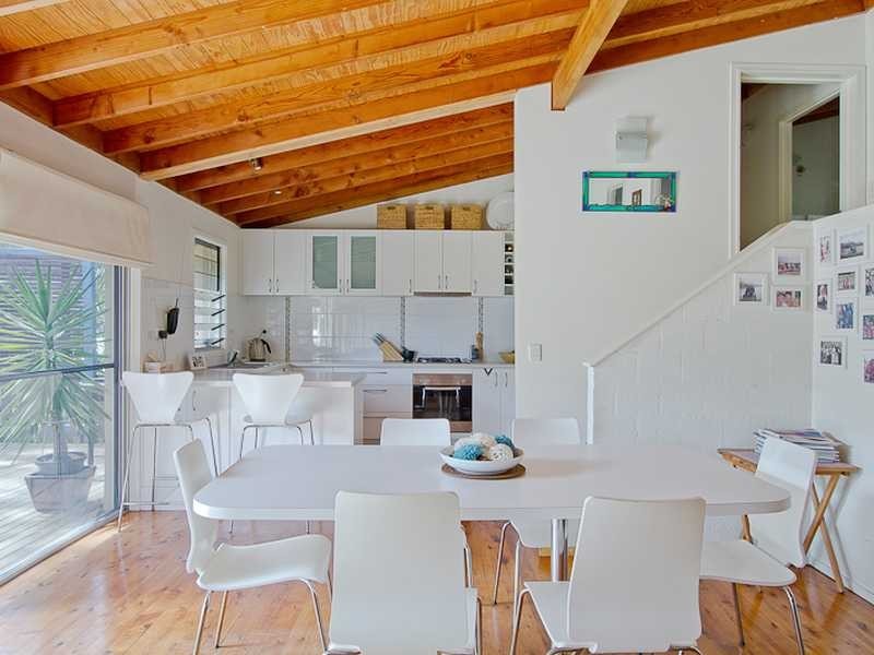 8 Currant Street, Elanora QLD 4221