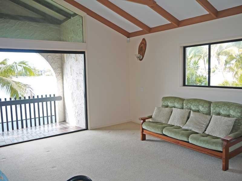 86 Mallawa Drive, Palm Beach QLD 4221