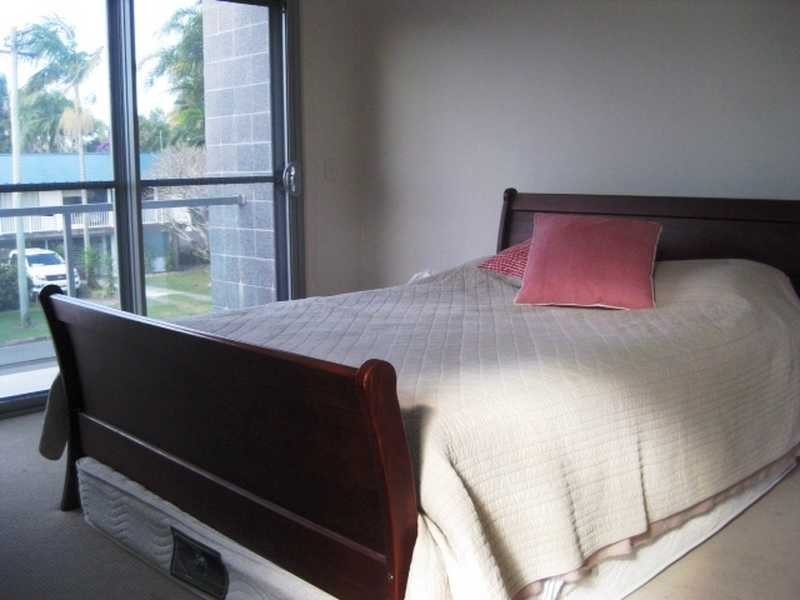 2/98 Leyte Avenue, Palm Beach QLD 4221