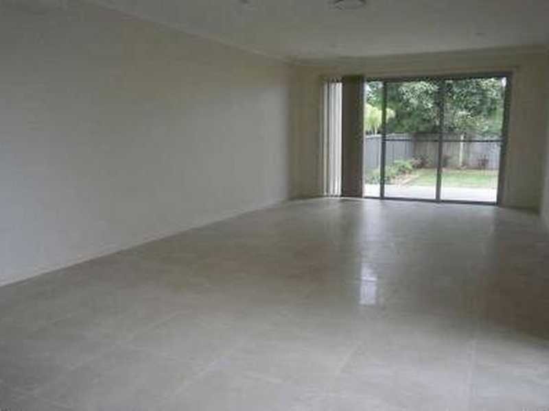 2/98 Leyte Avenue, Palm Beach QLD 4221