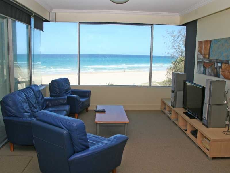 Unit 201/1 Twenty First Avenue, Palm Beach QLD 4221