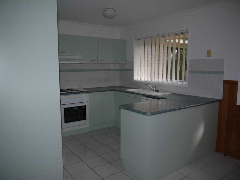 16 Zinnea Street, Elanora QLD 4221