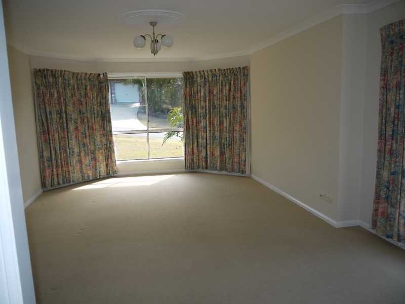 16 Zinnea Street, Elanora QLD 4221