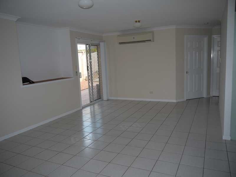 16 Zinnea Street, Elanora QLD 4221