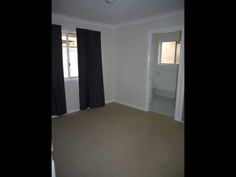 16 Zinnea Street, Elanora QLD 4221