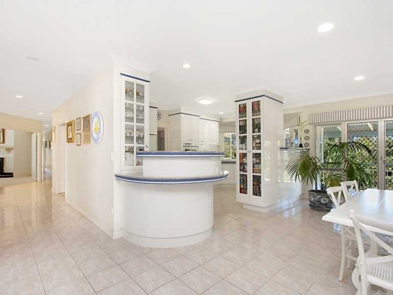 23 Karawatha Drive, Currumbin Waters QLD 4223