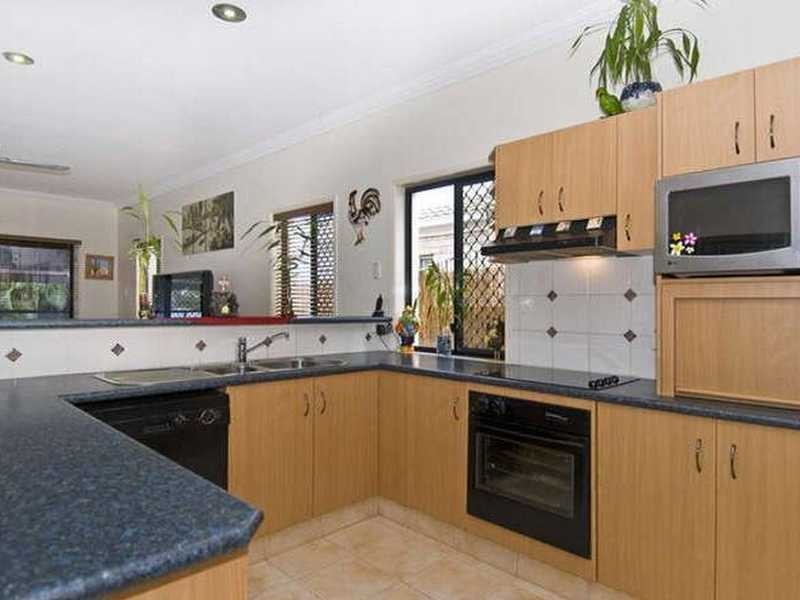 18 Fourteenth Avenue, Palm Beach QLD 4221