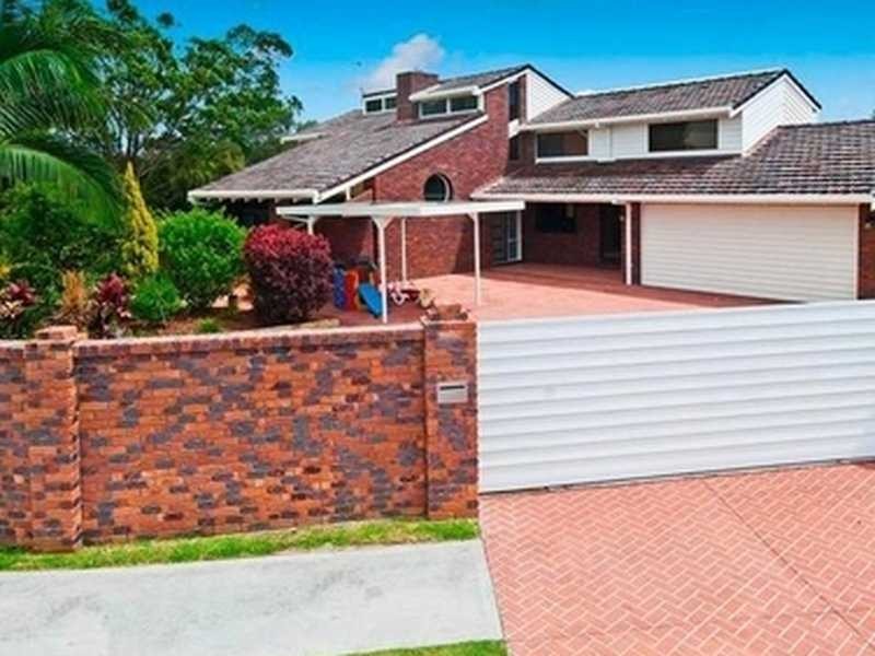 1 Chestnut Street, Elanora QLD 4221