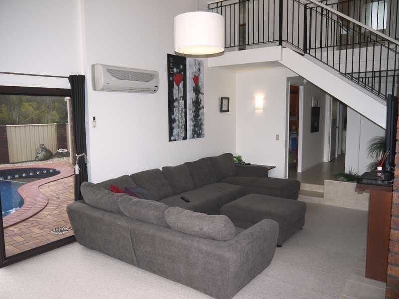 1 Chestnut Street, Elanora QLD 4221