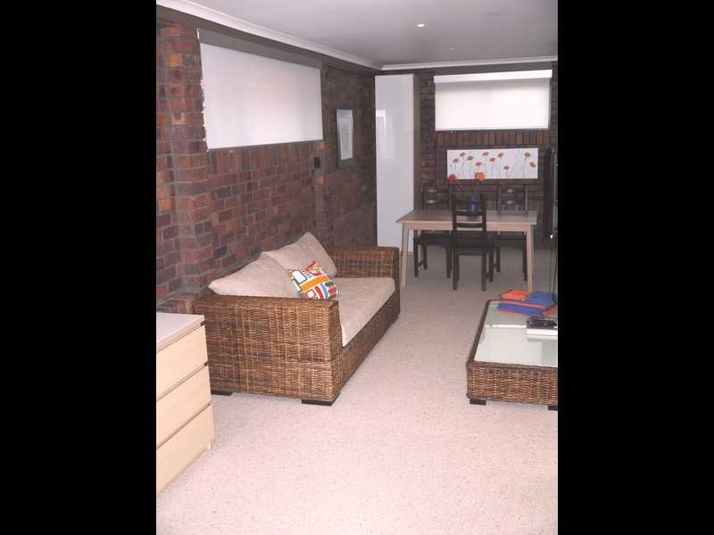 1 Chestnut Street, Elanora QLD 4221