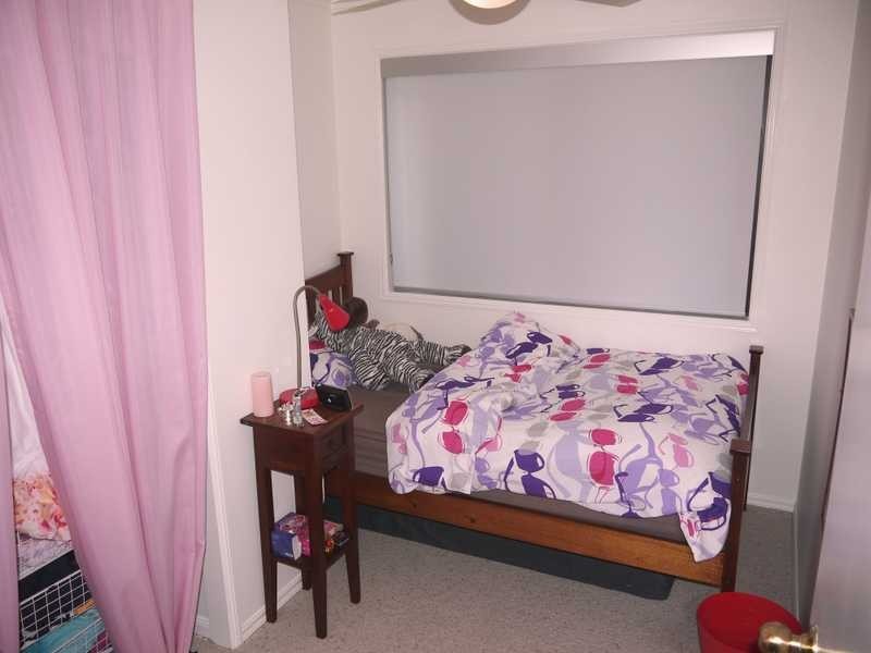 1 Chestnut Street, Elanora QLD 4221