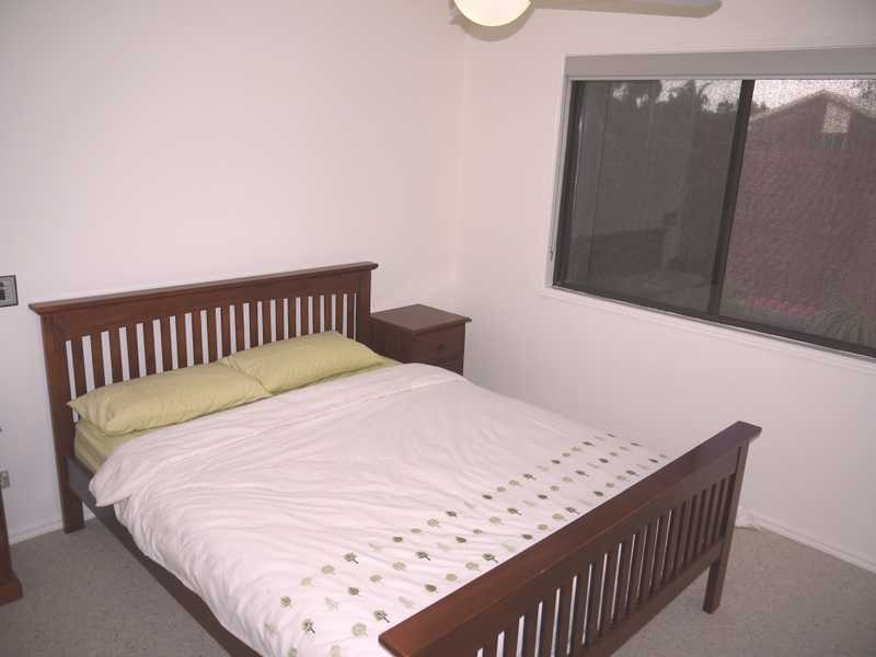 1 Chestnut Street, Elanora QLD 4221