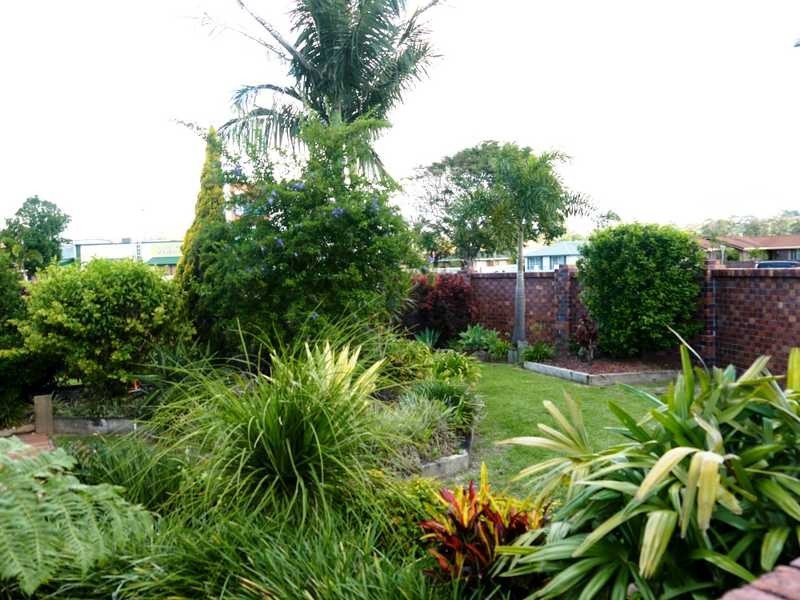 1 Chestnut Street, Elanora QLD 4221