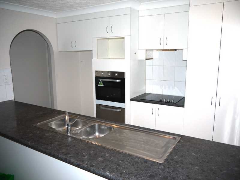 1 Bunbury Court, Elanora QLD 4221