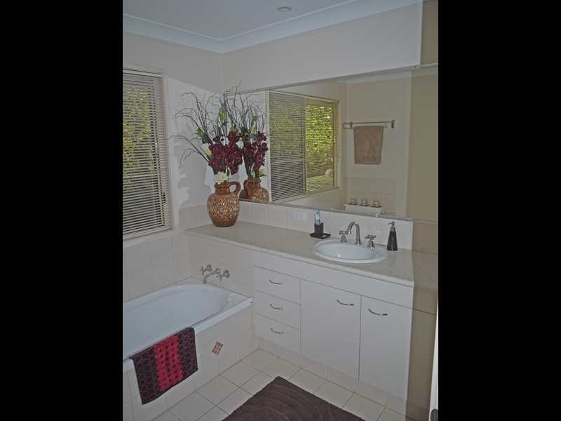 11 Numalla Street, Elanora QLD 4221