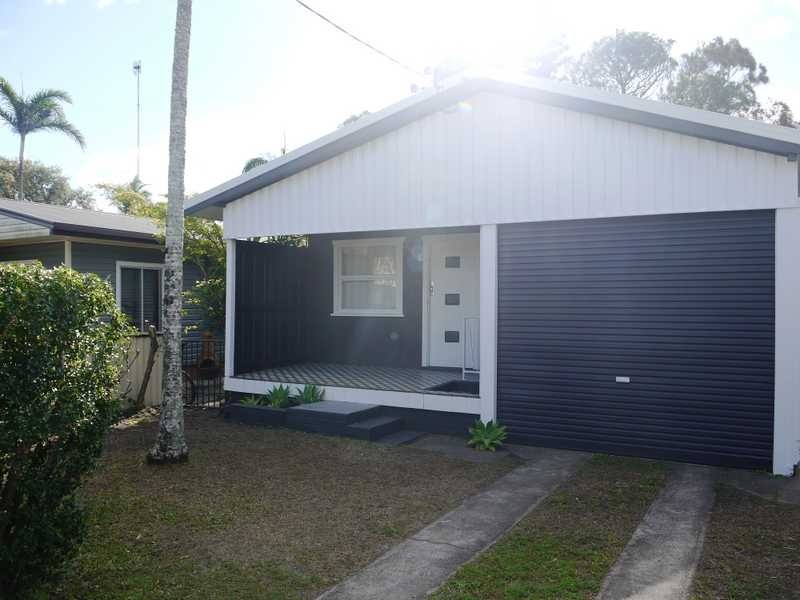39 Sixth Avenue, Palm Beach QLD 4221