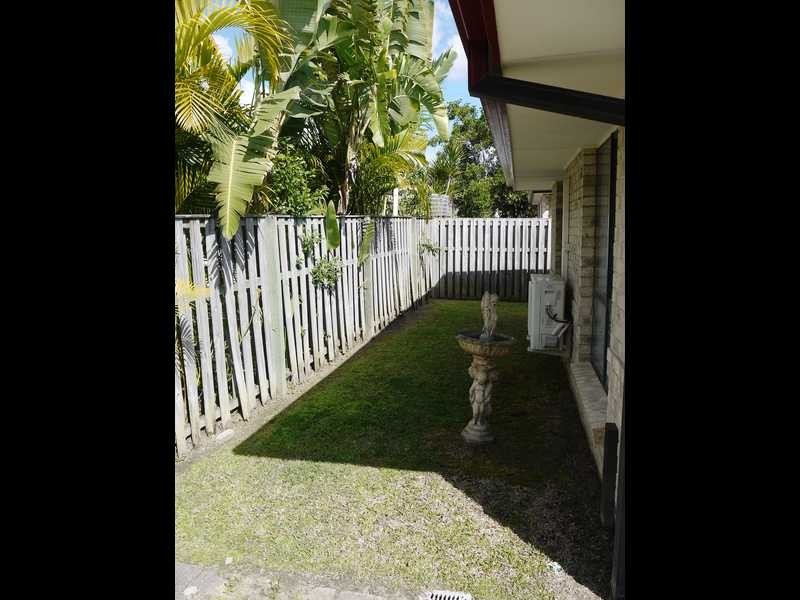 2 Tipuana Drive, Elanora QLD 4221