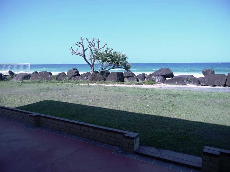 2/2 Palm Beach Avenue, Palm Beach QLD 4221