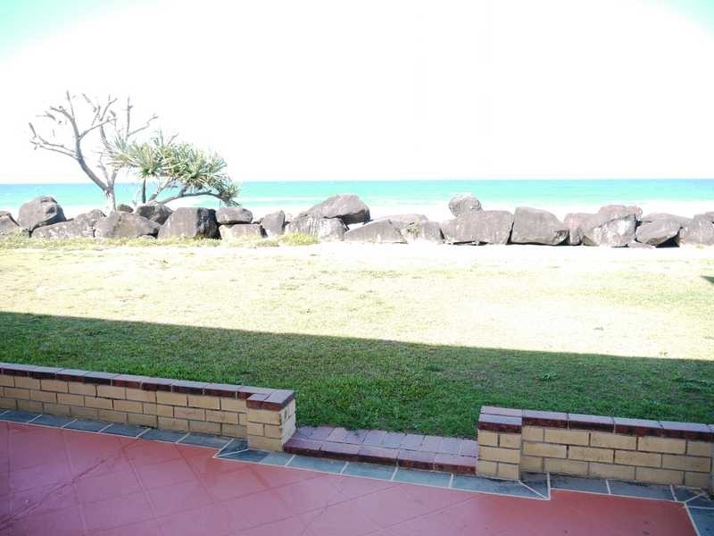 2/2 Palm Beach Avenue, Palm Beach QLD 4221