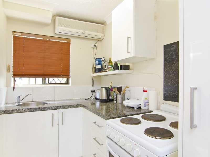 2/1 Second Avenue, Palm Beach QLD 4221