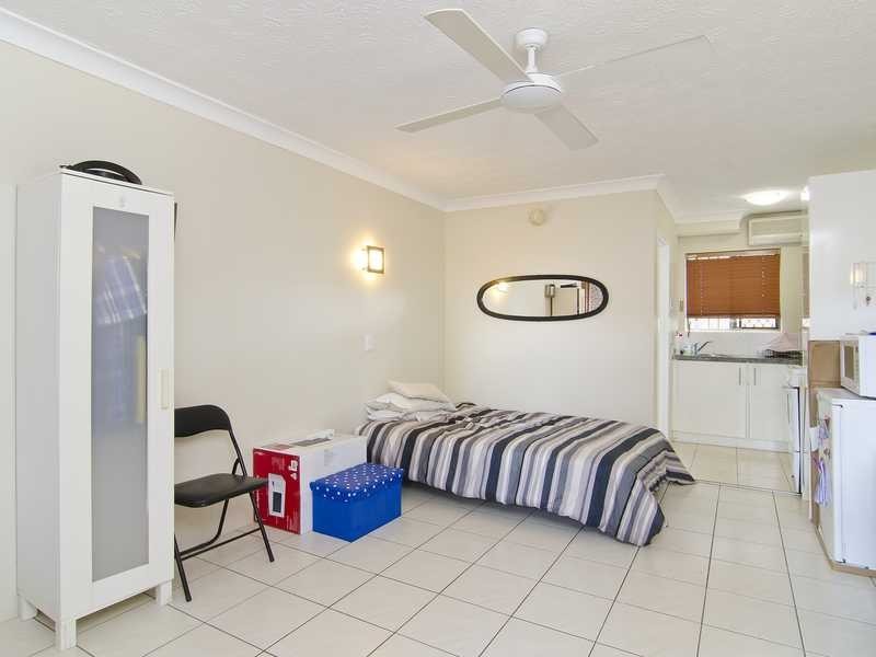 2/1 Second Avenue, Palm Beach QLD 4221