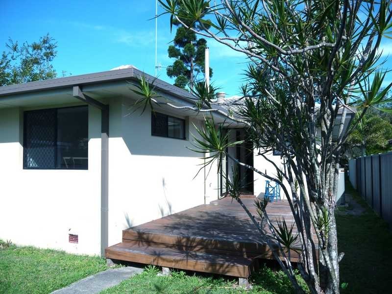 62 Leyte Avenue, Palm Beach QLD 4221