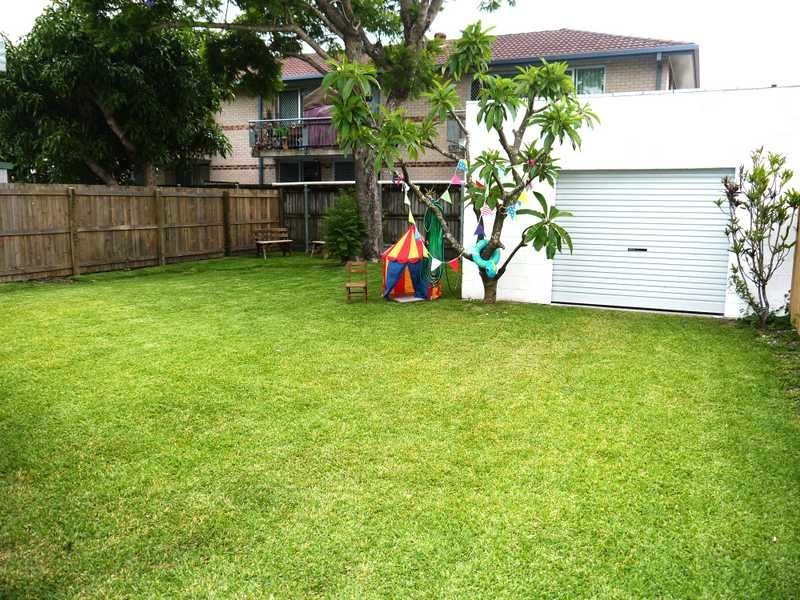 77 Leyte Avenue, Palm Beach QLD 4221