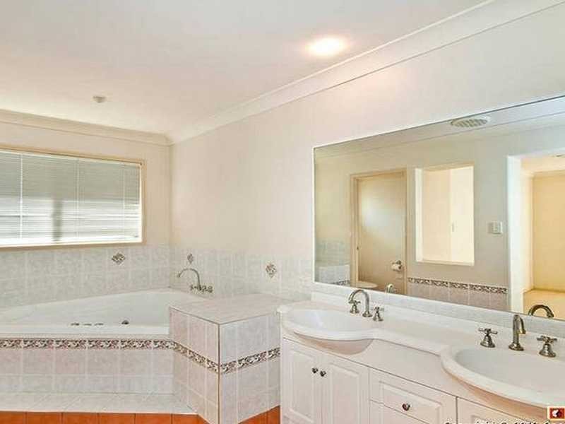 3 Mountain Ash Circuit, Robina QLD 4226