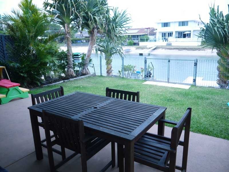 2/12 Marlin Court, Palm Beach QLD 4221