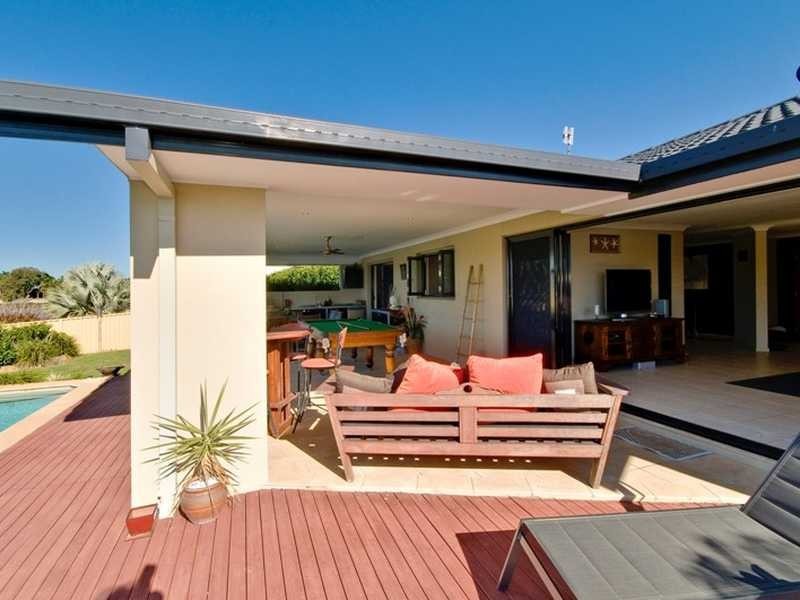 210 Mallawa Drive, Palm Beach QLD 4221