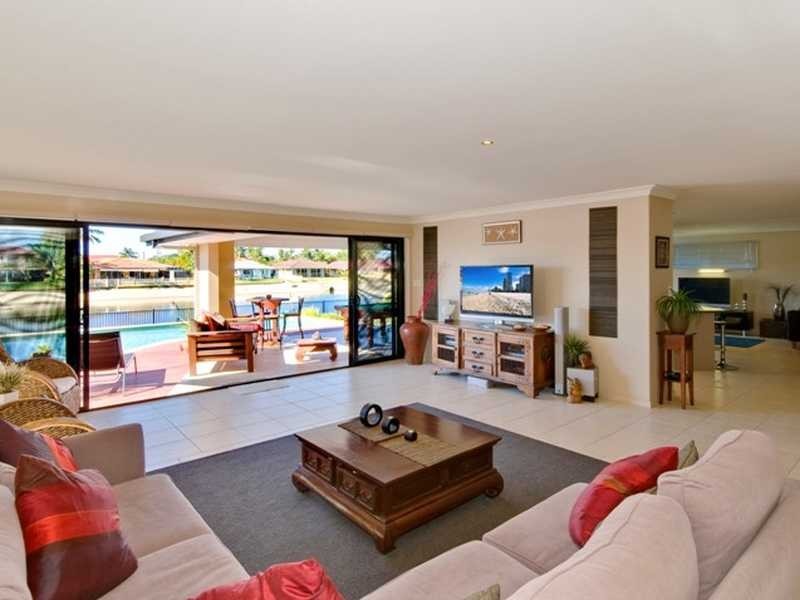 210 Mallawa Drive, Palm Beach QLD 4221