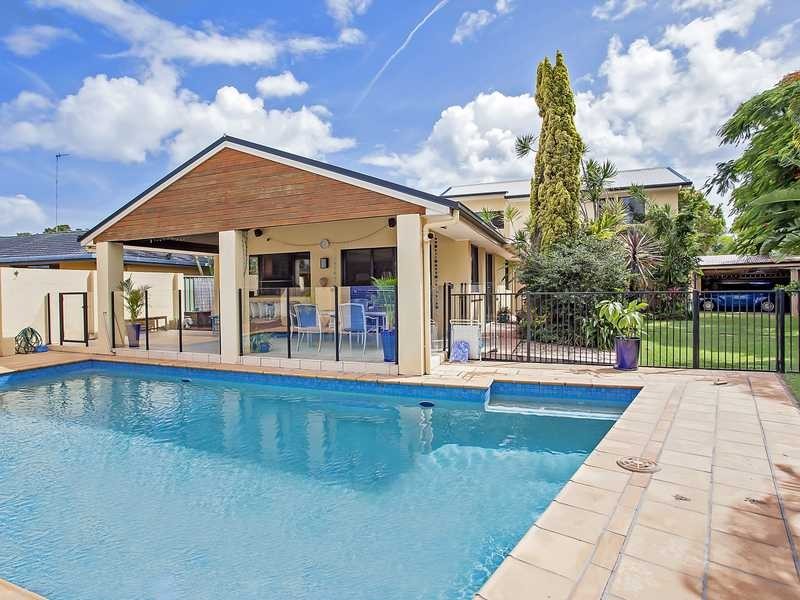 1 Holbrook Way, Elanora QLD 4221