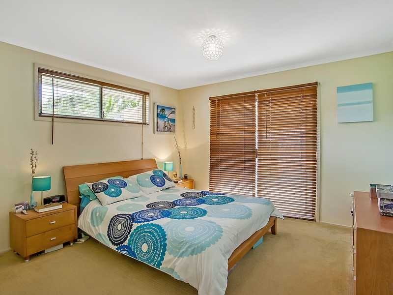 1 Holbrook Way, Elanora QLD 4221