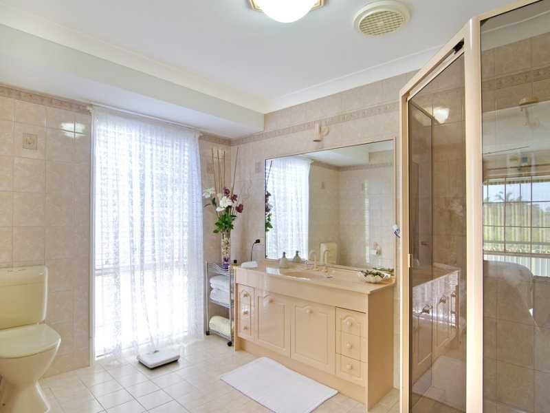 43 Saffron Street, Elanora QLD 4221