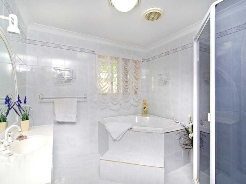 43 Saffron Street, Elanora QLD 4221