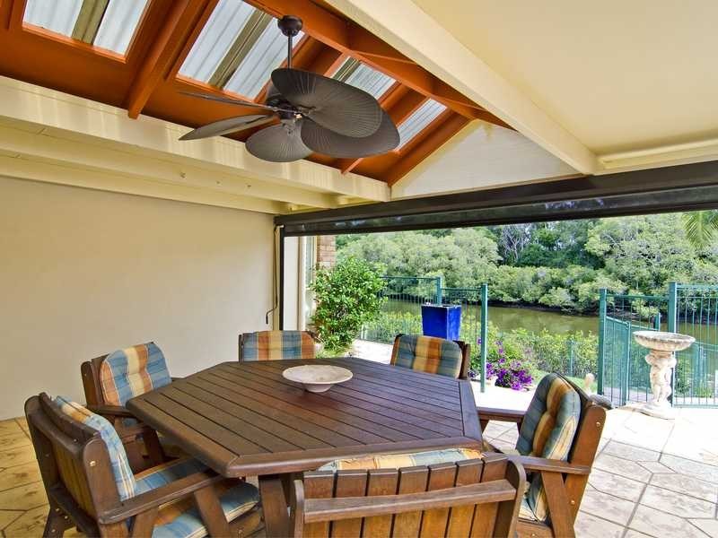 242 Nineteenth Avenue, Elanora QLD 4221