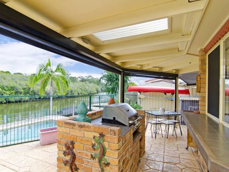 242 Nineteenth Avenue, Elanora QLD 4221
