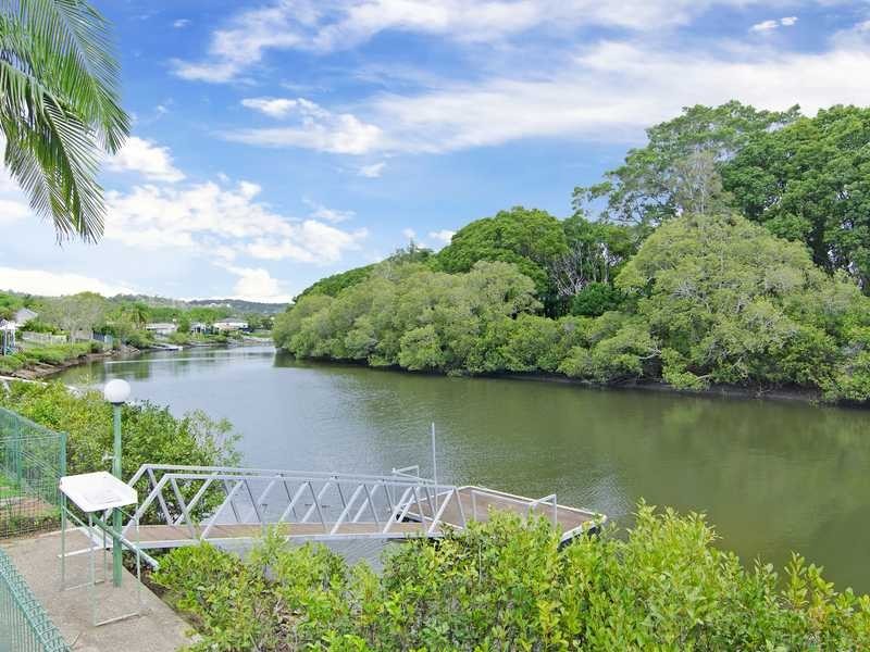 242 Nineteenth Avenue, Elanora QLD 4221